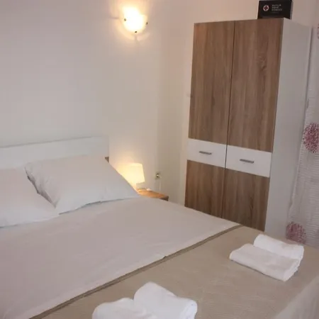 Batkoski Apartman Pag Town